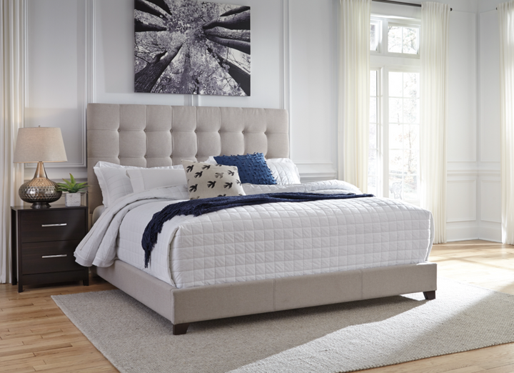 13209 Upholstered King Bed