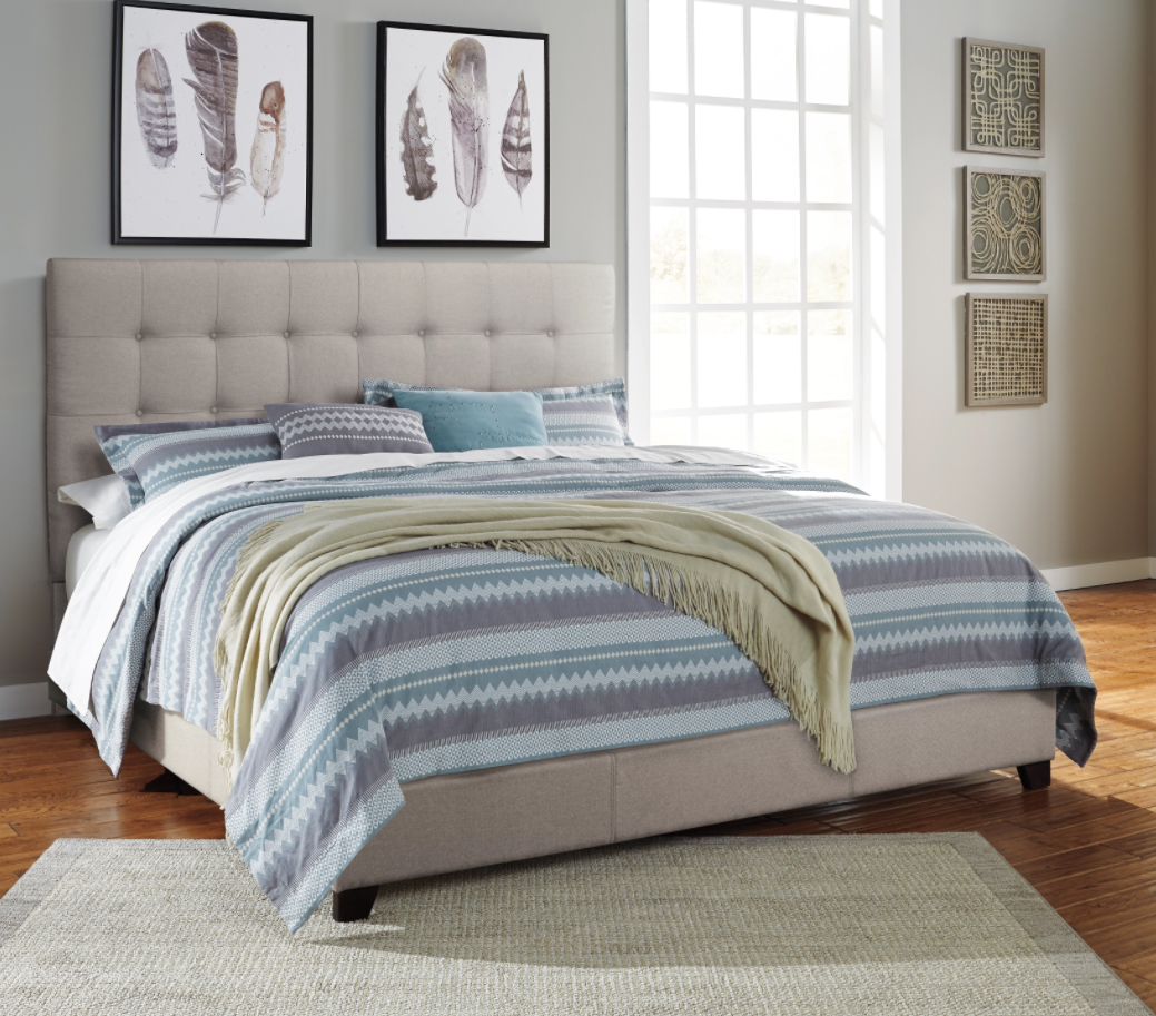 13209 Upholstered King Bed