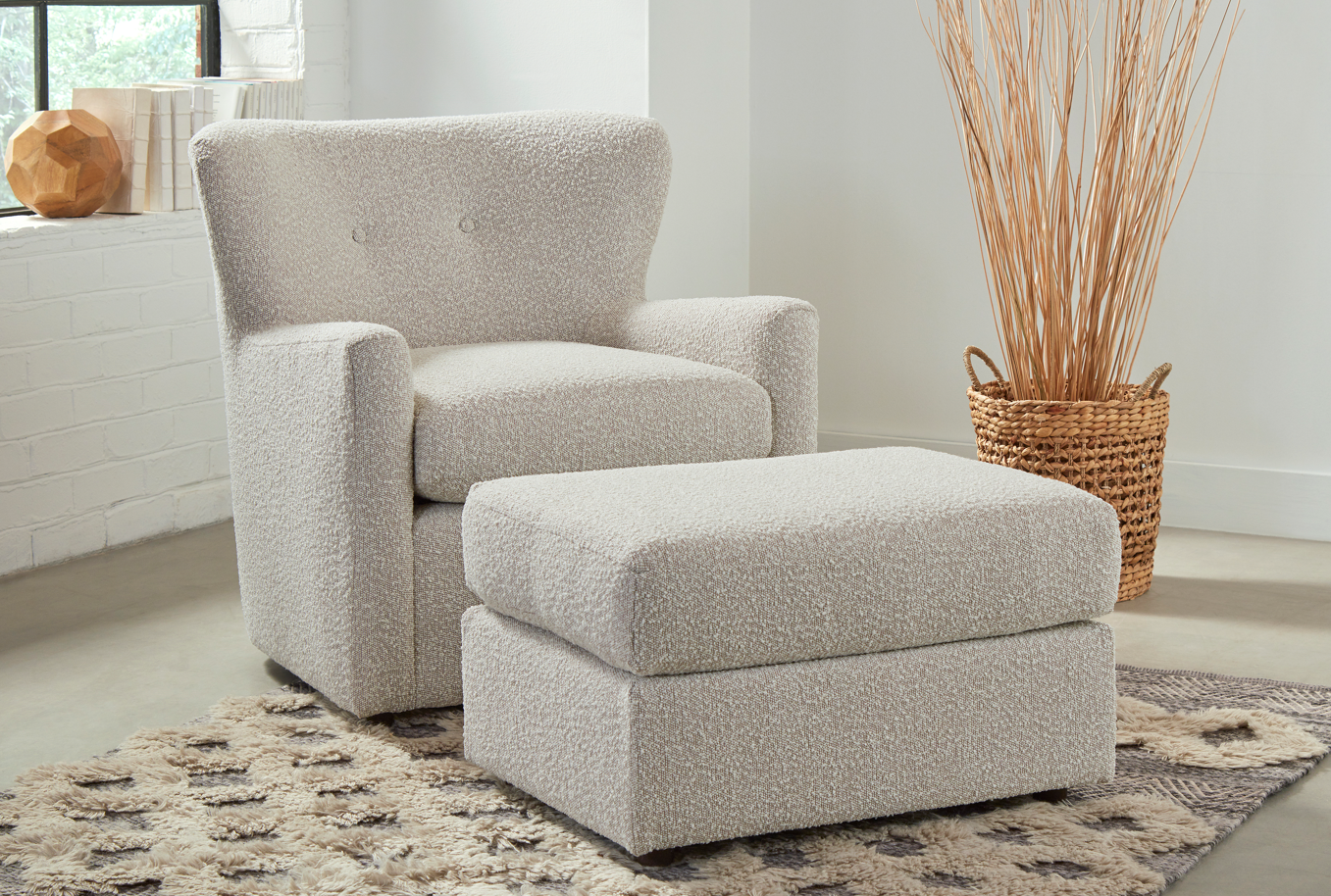 45186 Accent Chair