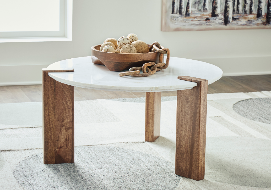 46475 Cocktail Table
