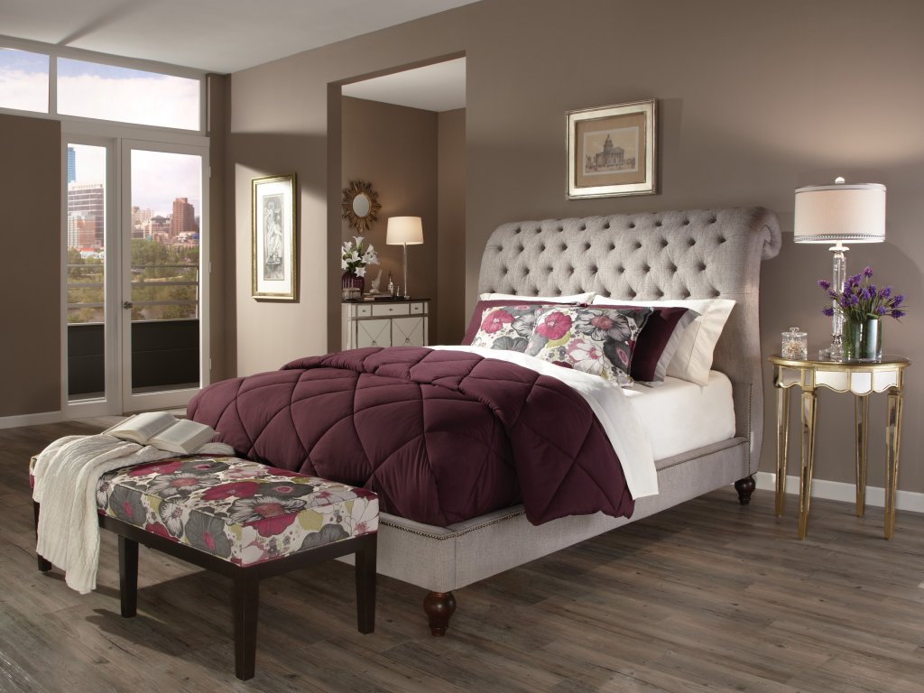Gardenia Upholstered Queen Bed