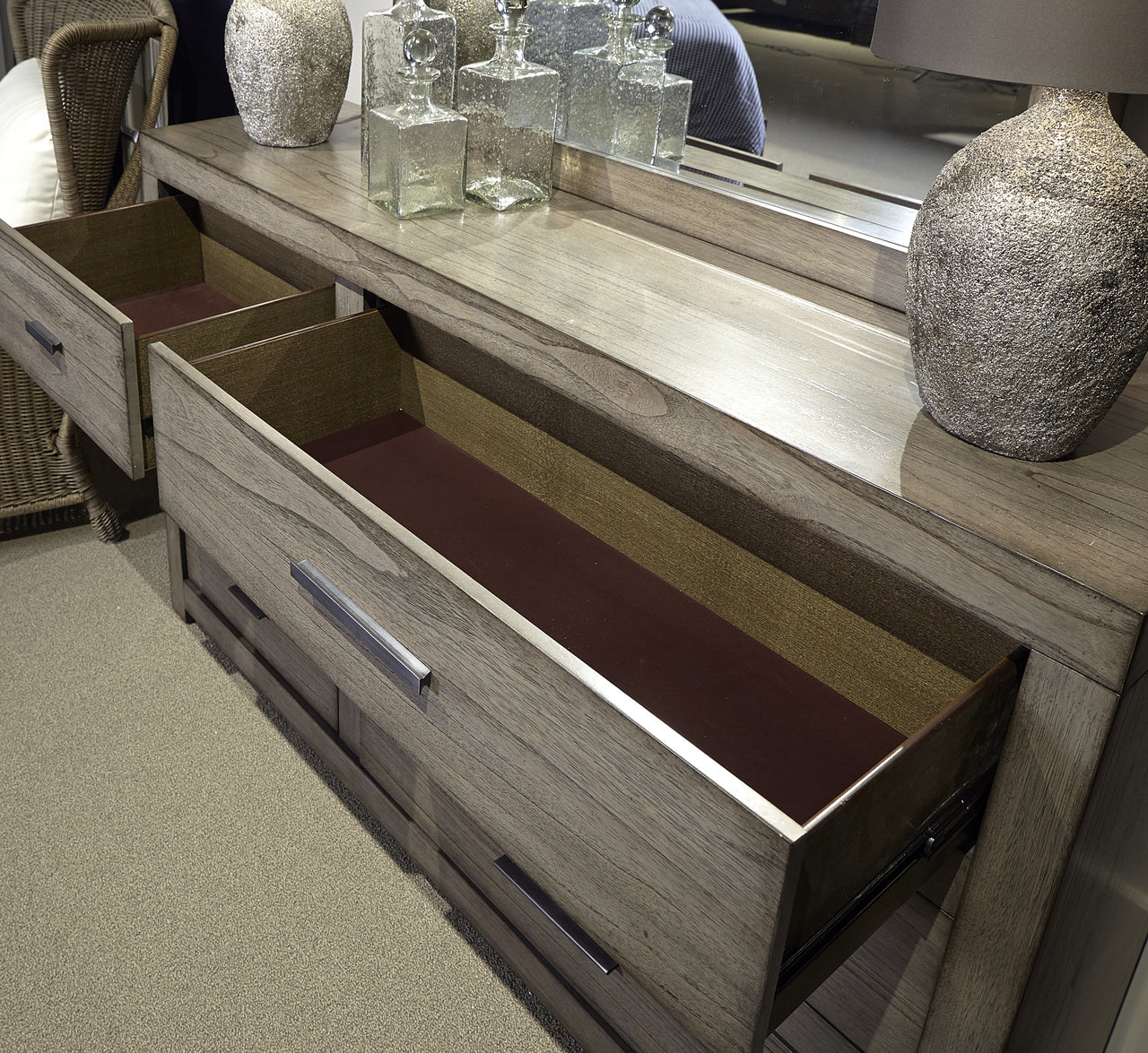 16111 Dresser
