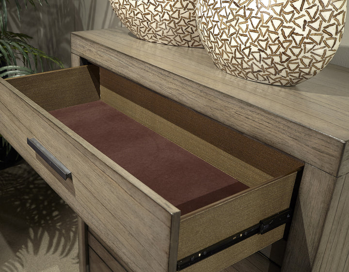 16843 Chest