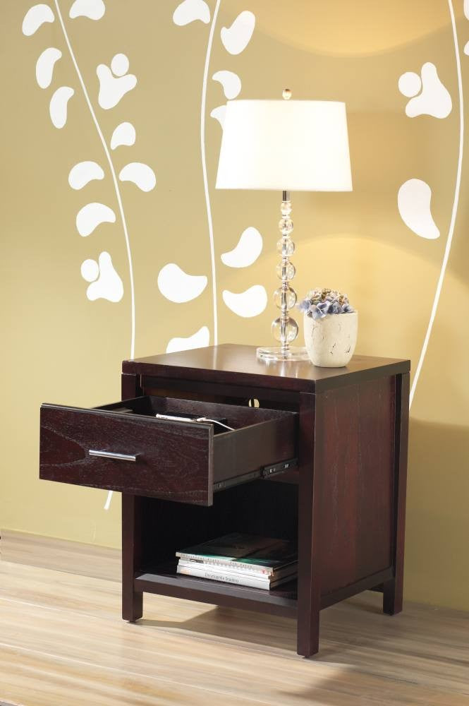 Trevis Charging Nightstand